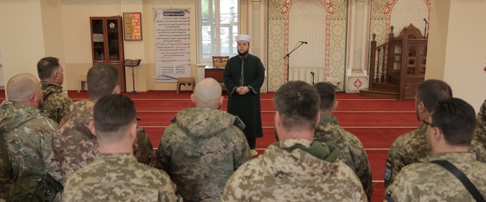 «Не тільки  зброєю, а й силою віри» — у київській мечеті зустріли помічників військових капеланів ЗСУ