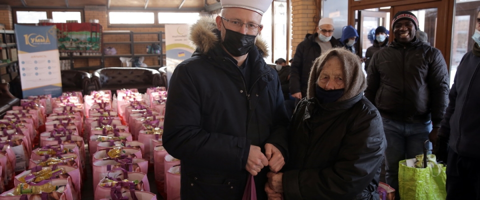 «Умма» передала 150 продуктовых наборов нуждающимся в Киеве